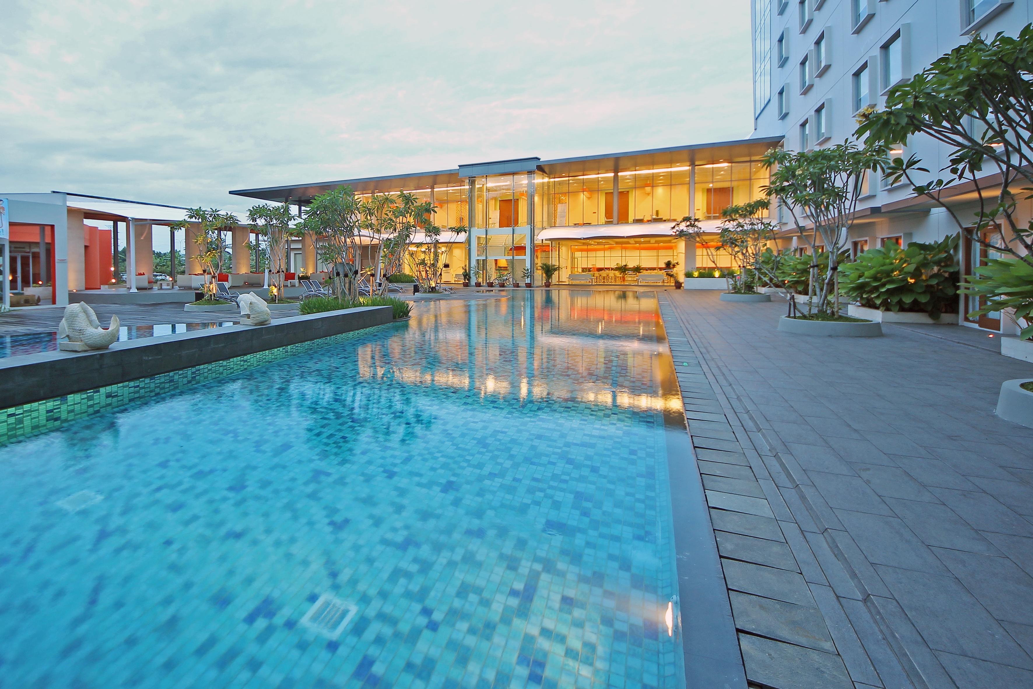 Harris Hotel Sentul City Bogor Esterno foto