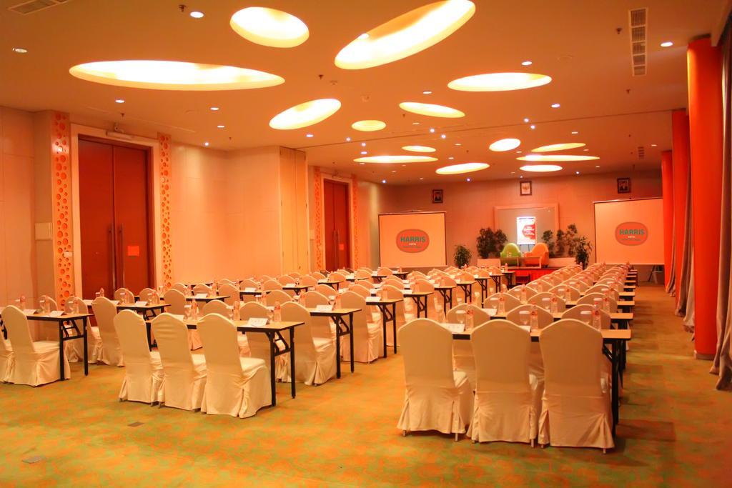 Harris Hotel Sentul City Bogor Esterno foto