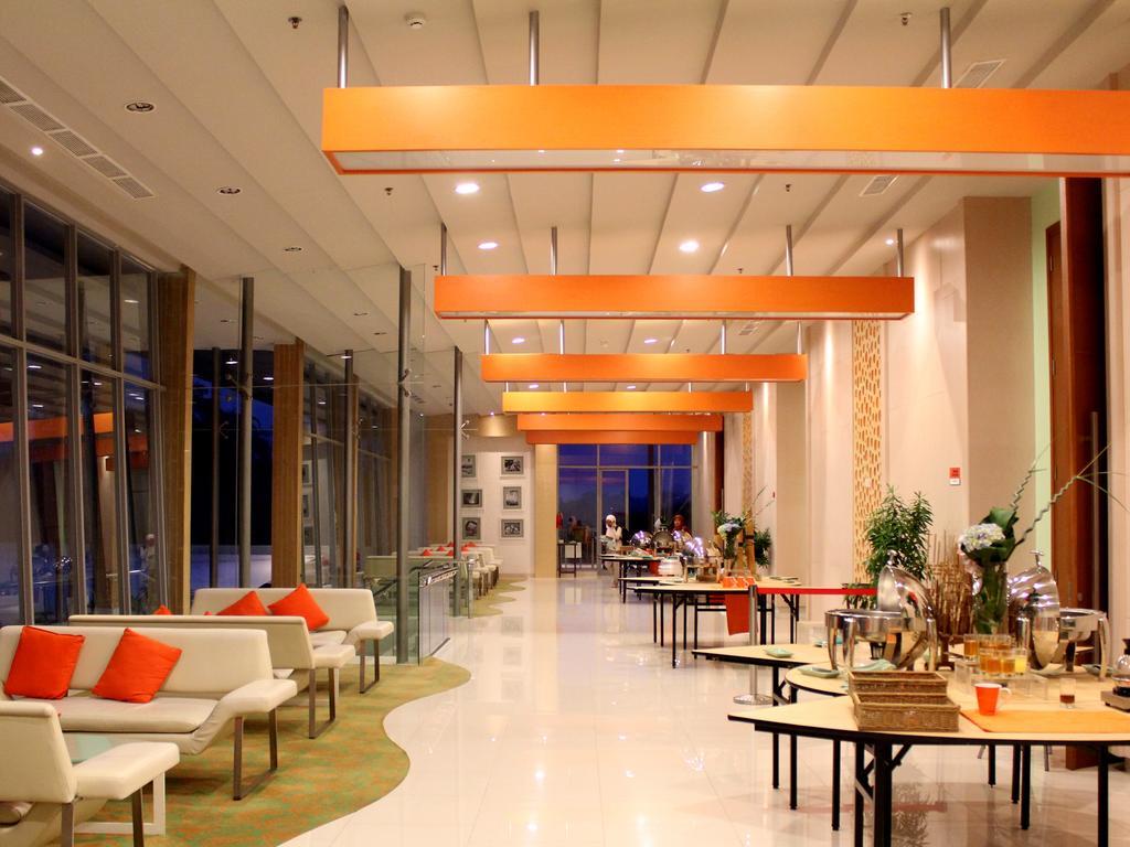 Harris Hotel Sentul City Bogor Esterno foto